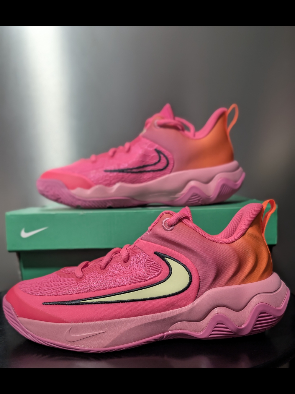 Nike Giannis Immortality 4 Hyper Pink Total Orange Basketball Shoes Size 6Y